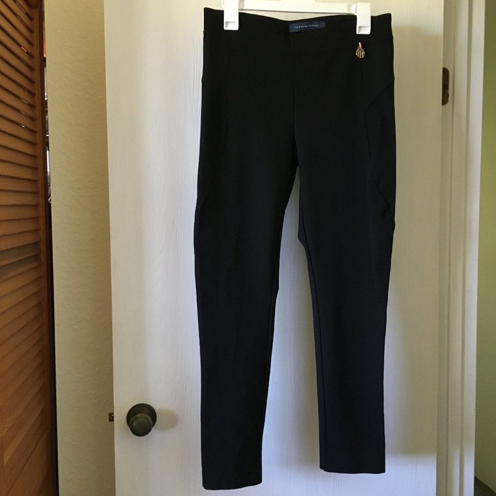Tommy Hilfiger women's TH flex light weight pointe pants. Size M.